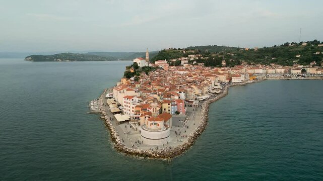 Piran Altstadt Panorama aus der Luft bei Sonnenuntergang