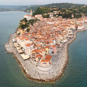 Piran Altstadt Panorama aus der Luft bei Sonnenuntergang