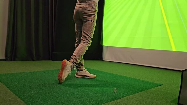 Golf swing practice at indoor simulator for skill improvement in precise conditions
