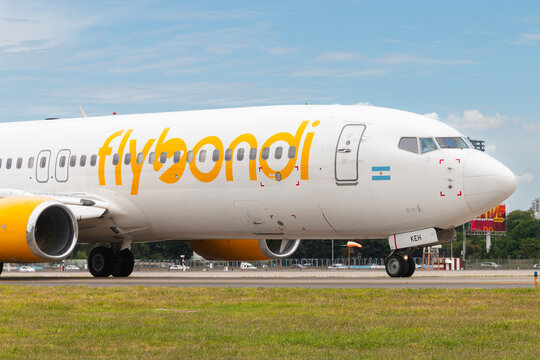 Boeing 737-800 of Flybondi taxiing on the runway during daytime operations at Aeroparque Jorge Newbery in Buenos Aires. Aeroparque, Argentina &ndash; November 21, 2025.