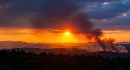 Obraz premium A dramatic sunset over a mountain range, with plumes of smoke rising from distant wildfires, creating an ominous and powerful environmental landscape.