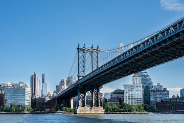 Fototapeta premium cenic Bridges Between Manhattan and Brooklyn at Sunrise