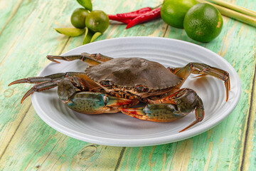 Raw wild crab for cooking