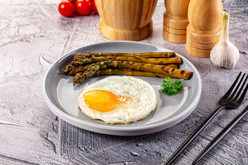 Gourmet breakffast - asparagus with egg