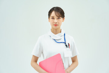 白衣の女性