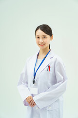 白衣の女性