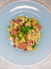 carrot salad with scrambled eggs
