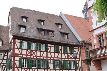 Historisches Fachwerkhaus im Zentrum der Stadt Weinheim in Baden-Württemberg	