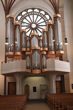 Blick in die Propsteikirche St. Johann Baptist im Zentrum der Stadt Dortmund im Ruhrgebiet