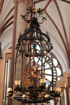 Blick in die Propsteikirche St. Johann Baptist im Zentrum der Stadt Dortmund im Ruhrgebiet