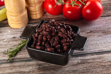 Canned black beans in the bowk
