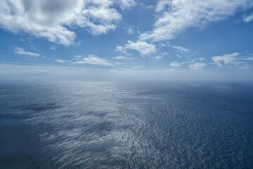 Obraz premium Intensive Stimmung über dem Ozean mit Wolken und dem Atlantik vor Madeira
