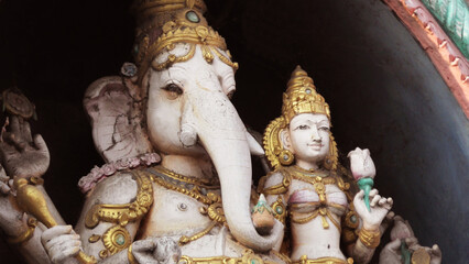 Fototapeta premium The Ganesha sculpture on the wall at Arunachalesvara Temple complex, Thiruvannamalai, Tamil Nadu, India