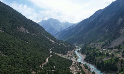 Naklejka premium Drone views of serenity and peaceful nature