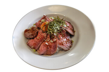 A Deliciously Crafted Roast Beef Bowl: A Perfect Harmony of Flavors and Textures