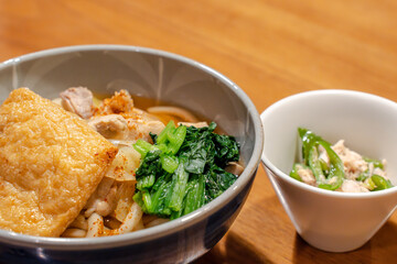 Udon Noodles with Fried Tofu and Chicken / きつねうどんと鶏肉の夕食
