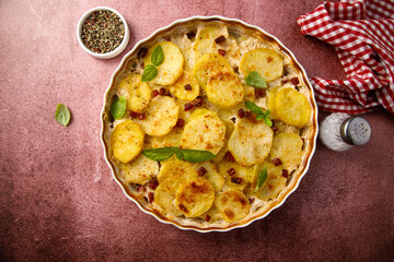 Potato gratin with bacon