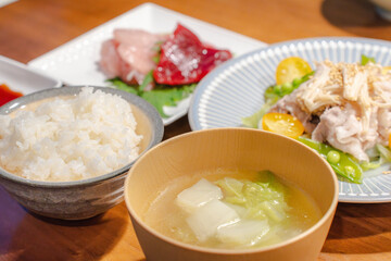 Japanese Dinner with Cold Pork Salad and Miso Soup / 冷しゃぶサラダと味噌汁の夕食

