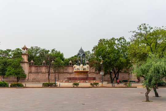 Elephant statues fountain decorating Jawahar Circle garden in Jaipur, Rajasthan, India