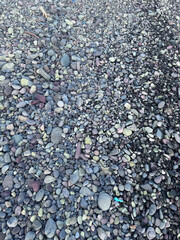 Rocas en la playa. Bonito cielo.sol y rocas de la playa