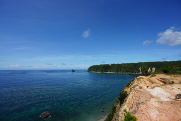 Obraz premium 沖縄 名護 天仁屋崎 天仁屋のバン崎方向の風景