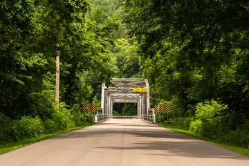 Gardinen Route 66 Devils Elbow, Missouri, USA - June 17th 2025 - The historic 1923 Devils Elbow Bridge over the Big Piney River on Route 66.  © Nicola