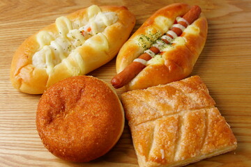 菓子パン　惣菜パン