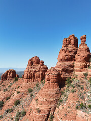 Fototapeta premium Sedona Red Rock Formations On Clear Blue Day 