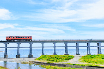 初夏の惣郷川橋梁とキハ40系　山口県阿武郡　Sogogawa Bridge and Kiha 40 series in...