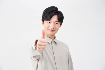 男性　20代　グッドサイン　白背景