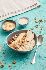 Oat porridge with apple