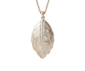 Exquisite Solitary Leaf Pendant, A Highly Detailed and Elegant Jewelry Piece with a Delicate Chain