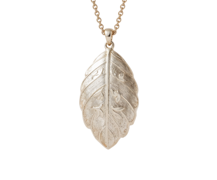 Exquisite Solitary Leaf Pendant, A Highly Detailed and Elegant Jewelry Piece with a Delicate Chain