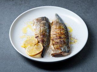 grilled fish with lemon, Grilled mackerel
