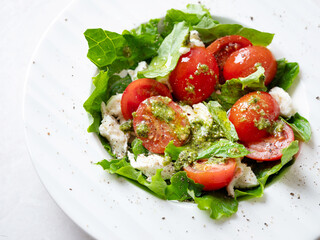 salad with tomatoes and feta cheese