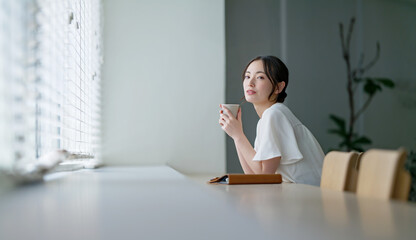 女性