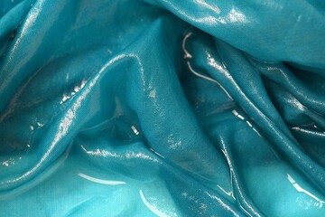 Indigo,  teinture d'une pièce de soie