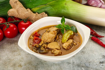 Thai curry with chicken and basil