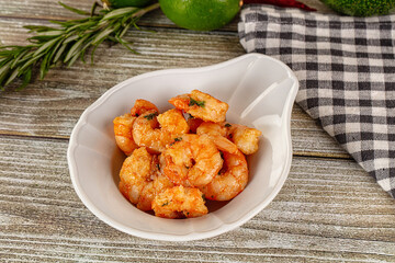 Roasted shrimps in the bowl