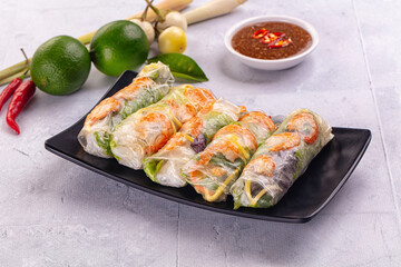 Vietnamese spring roll with prawn