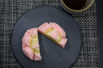 桜色の蒸しまん