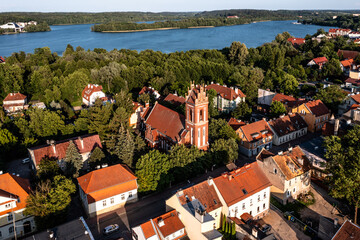 Mrągowo z lotu ptaka - widok na stare miasto i jezioro Czos © Trip