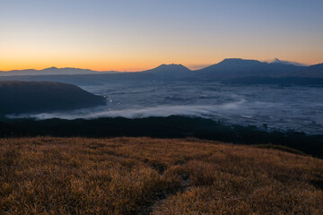 大観峰　阿蘇　夜明け
