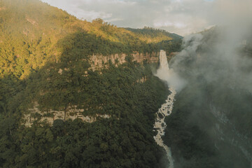 Atardecer en el salto del Tequendama, ubicado en Soacha, Cundinamarca (Colombia)