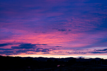 美しい紫色の夕焼け空