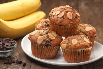 Banana muffins are made from a mixture of raw materials in the form of wheat flour and crushed banana.