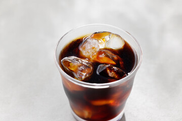 グラスに注いだアイスコーヒー　Iced coffee served in a glass