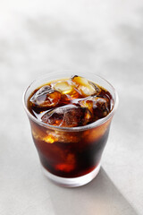 グラスに注いだアイスコーヒー　Iced coffee served in a glass
