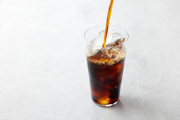 グラスに注いだアイスコーヒー　Iced coffee served in a glass