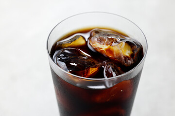 グラスに注いだアイスコーヒー　Iced coffee served in a glass